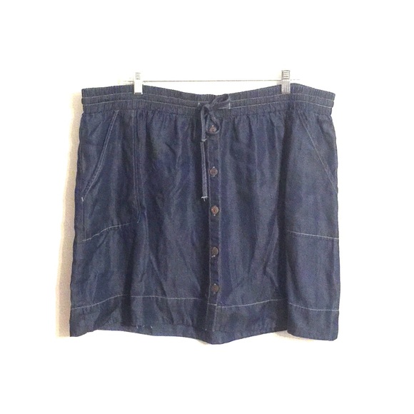 Plus Size Button Front Skirt - Picture 2 of 4